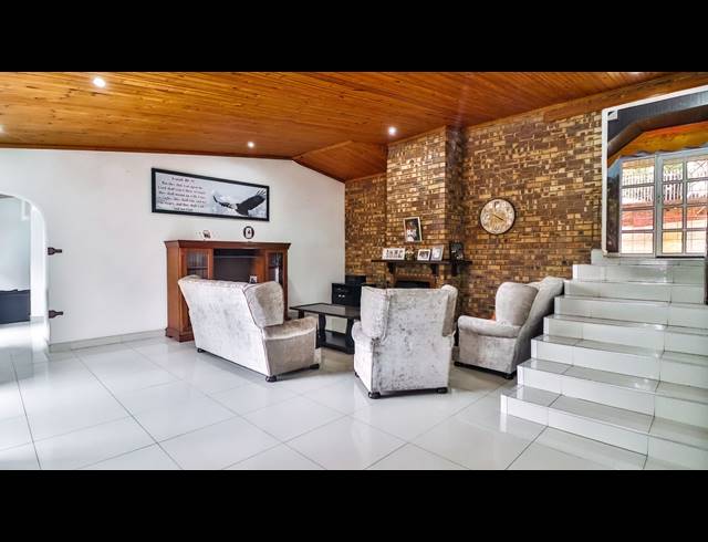 5 BEDROOM HOUSE FOR SALE IN ORIENT HEIGHTS